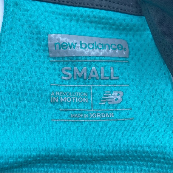 New balance workout shorts and bra - Picture 4 of 10